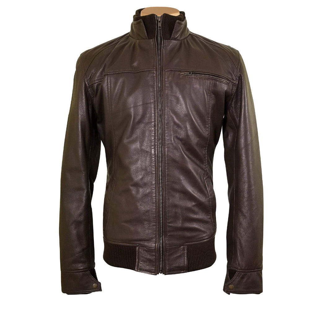 Relaxing With a ribbed neckline and a brown leather jacket